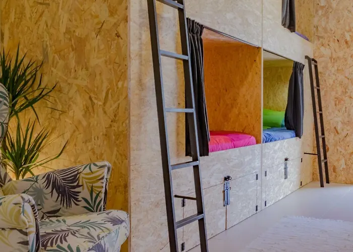 Algarve Surf - ホステル *