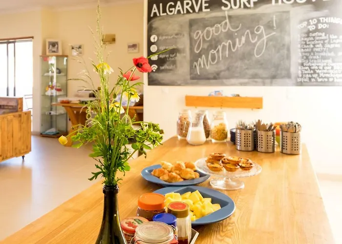 Algarve Surf - ホステル *