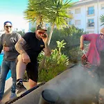 Hostel Algarve Surf - *